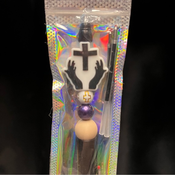 Black and White Cross focal bead pen - Picture 3 of 6